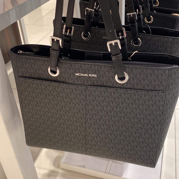 Bedford Medium Pebbled Leather Tote - Picture 3 of 4